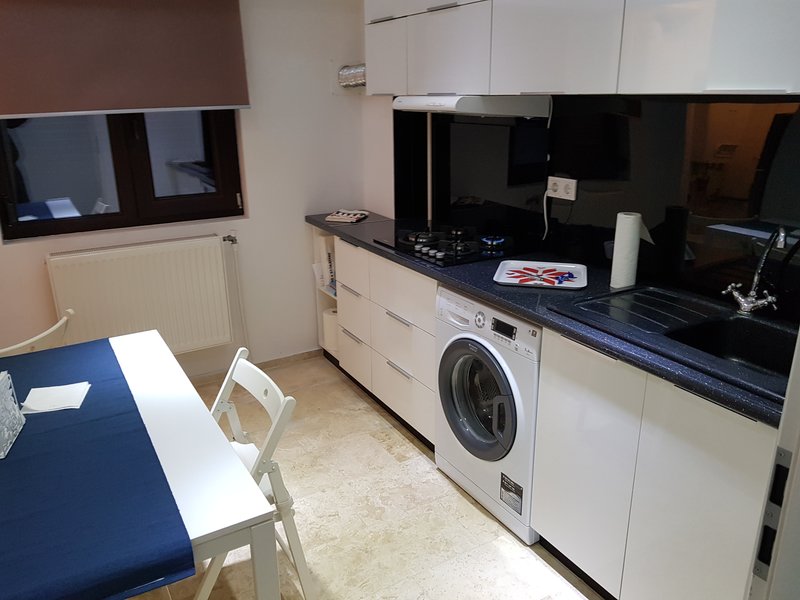 Dorobanti, Beller, Primaverii,