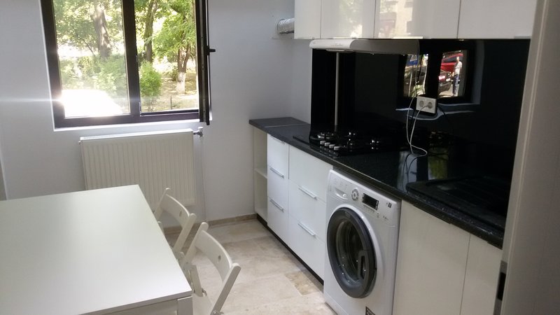 Dorobanti, Beller, Primaverii,